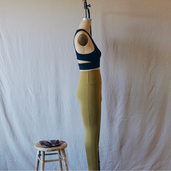 Lululemon Align HR Pant 25” - Picture 8 of 15